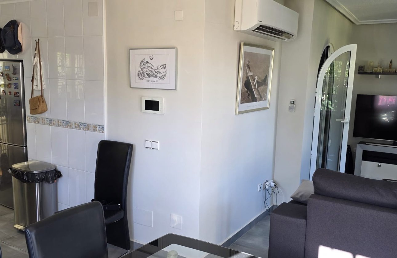 Resale - Villa - Orihuela Costa - Los Dolses