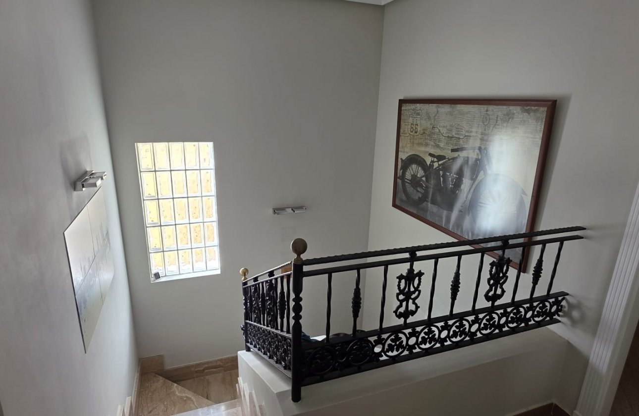 Resale - Villa - Orihuela Costa - Los Dolses