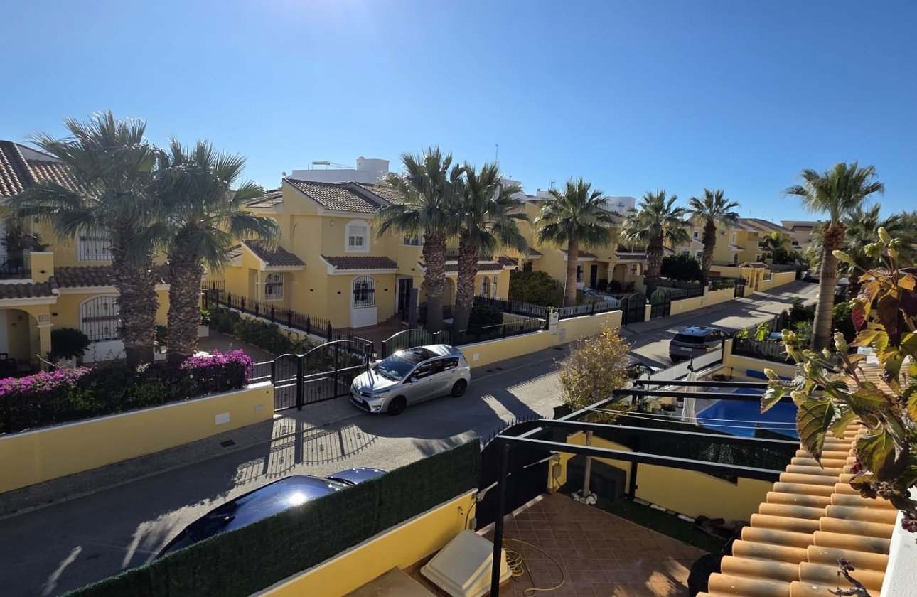 Resale - Villa - Orihuela Costa - Los Dolses