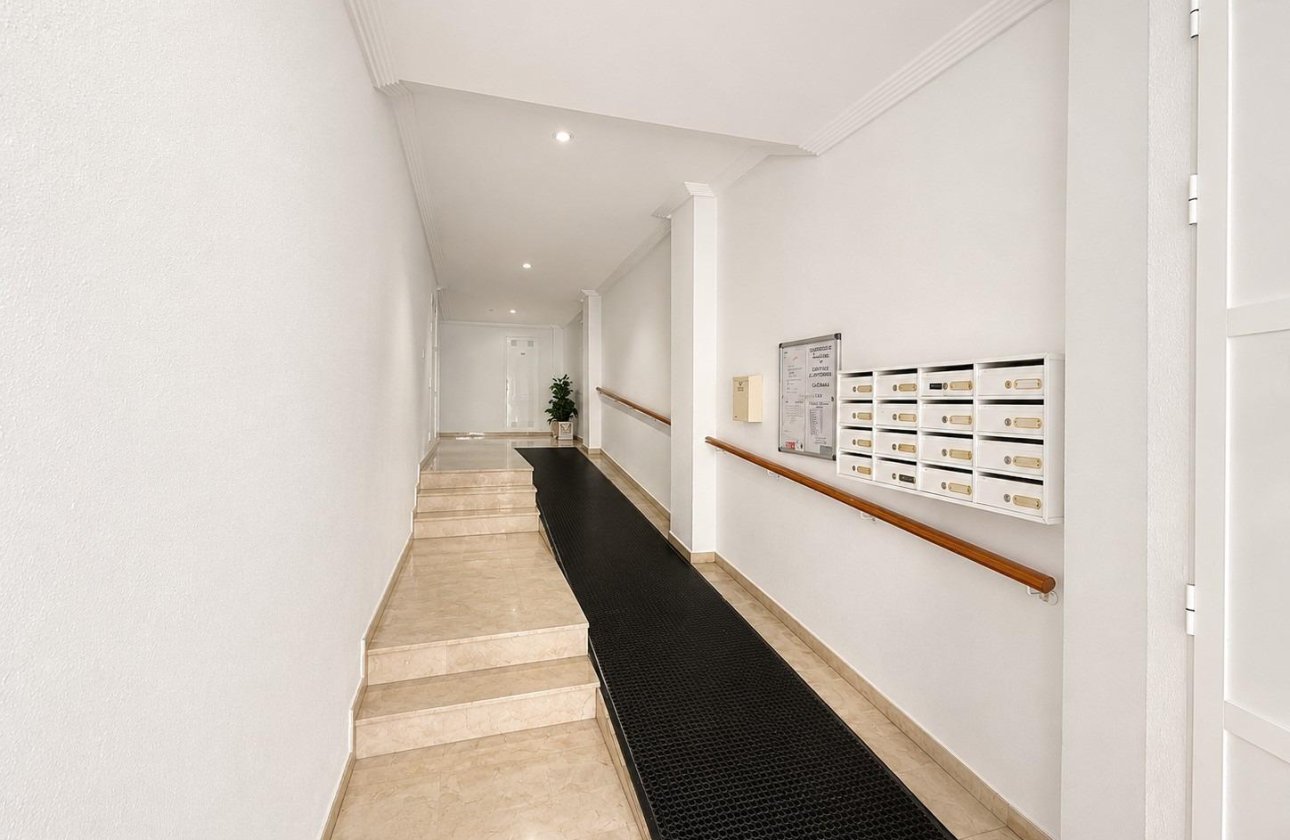 Resale - Apartment / flat - Torrevieja - Playa del Cura