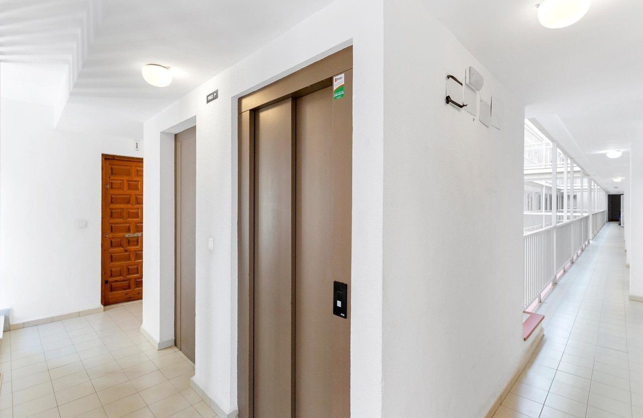 Resale - Apartment / flat - Torrevieja - La Mata pueblo