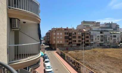 Resale - Apartment / flat - Torrevieja - La Mata pueblo