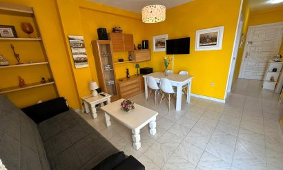 Resale - Apartment / flat - Torrevieja - La Mata pueblo