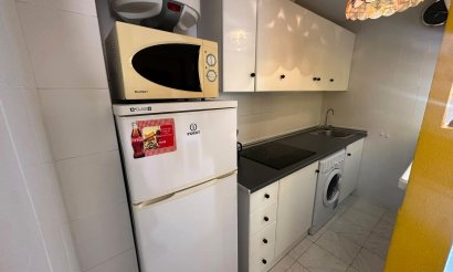 Resale - Apartment / flat - Torrevieja - La Mata pueblo