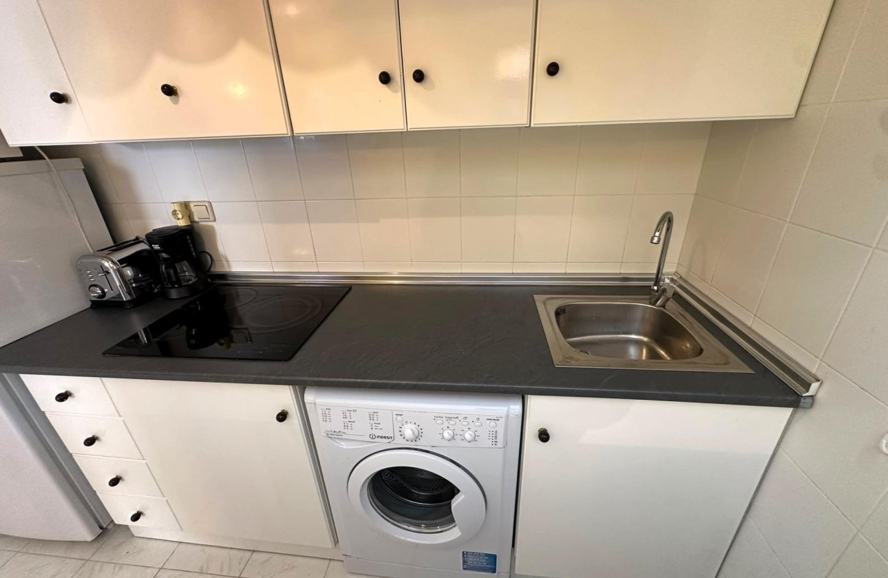 Resale - Apartment / flat - Torrevieja - La Mata pueblo