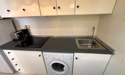 Resale - Apartment / flat - Torrevieja - La Mata pueblo