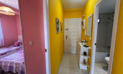 Resale - Apartment / flat - Torrevieja - La Mata pueblo