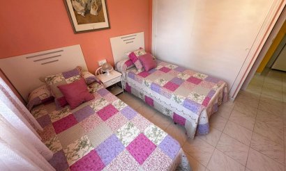 Resale - Apartment / flat - Torrevieja - La Mata pueblo