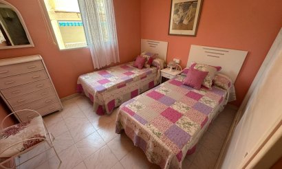 Resale - Apartment / flat - Torrevieja - La Mata pueblo