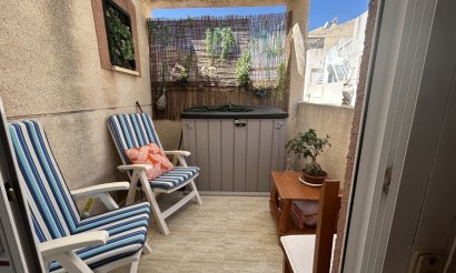 Resale - Apartment / flat - Orihuela Costa - Villamartín