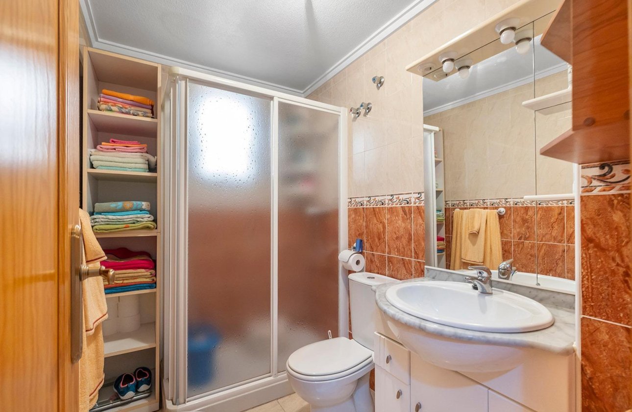 Resale - Apartment / flat - Torrevieja - Estacion de autobuses