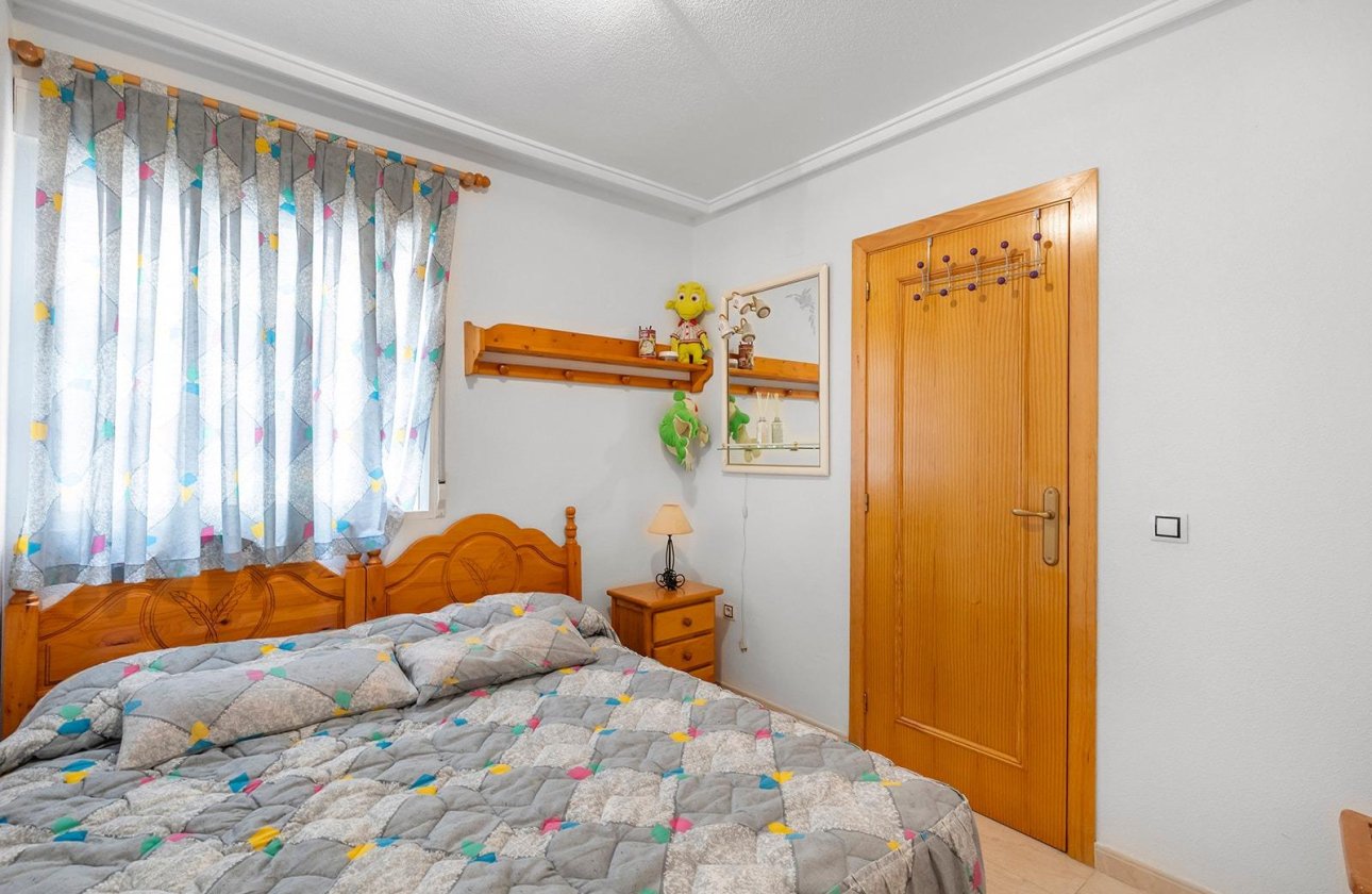 Resale - Apartment / flat - Torrevieja - Estacion de autobuses