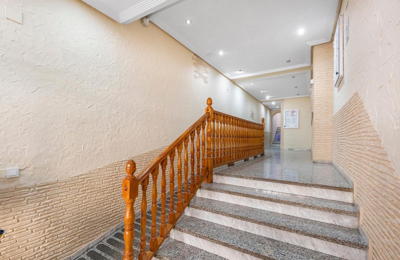 Resale - Apartment / flat - Torrevieja - Estacion de autobuses