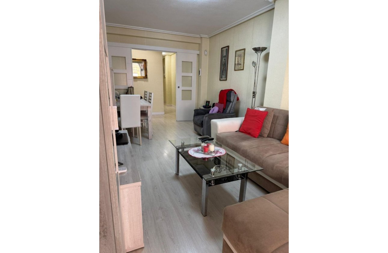 Resale - Apartment / flat - Torrevieja - Playa de los Locos