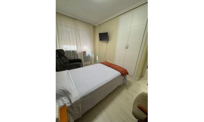 Resale - Apartment / flat - Torrevieja - Playa de los Locos