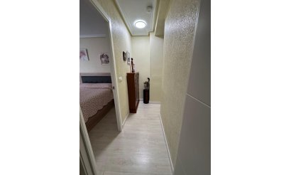 Resale - Apartment / flat - Torrevieja - Playa de los Locos