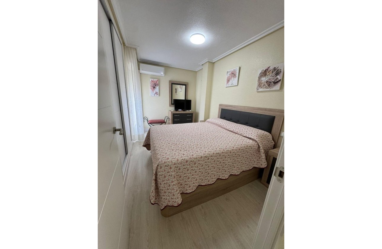 Resale - Apartment / flat - Torrevieja - Playa de los Locos