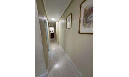 Resale - Apartment / flat - Torrevieja - Playa de los Locos