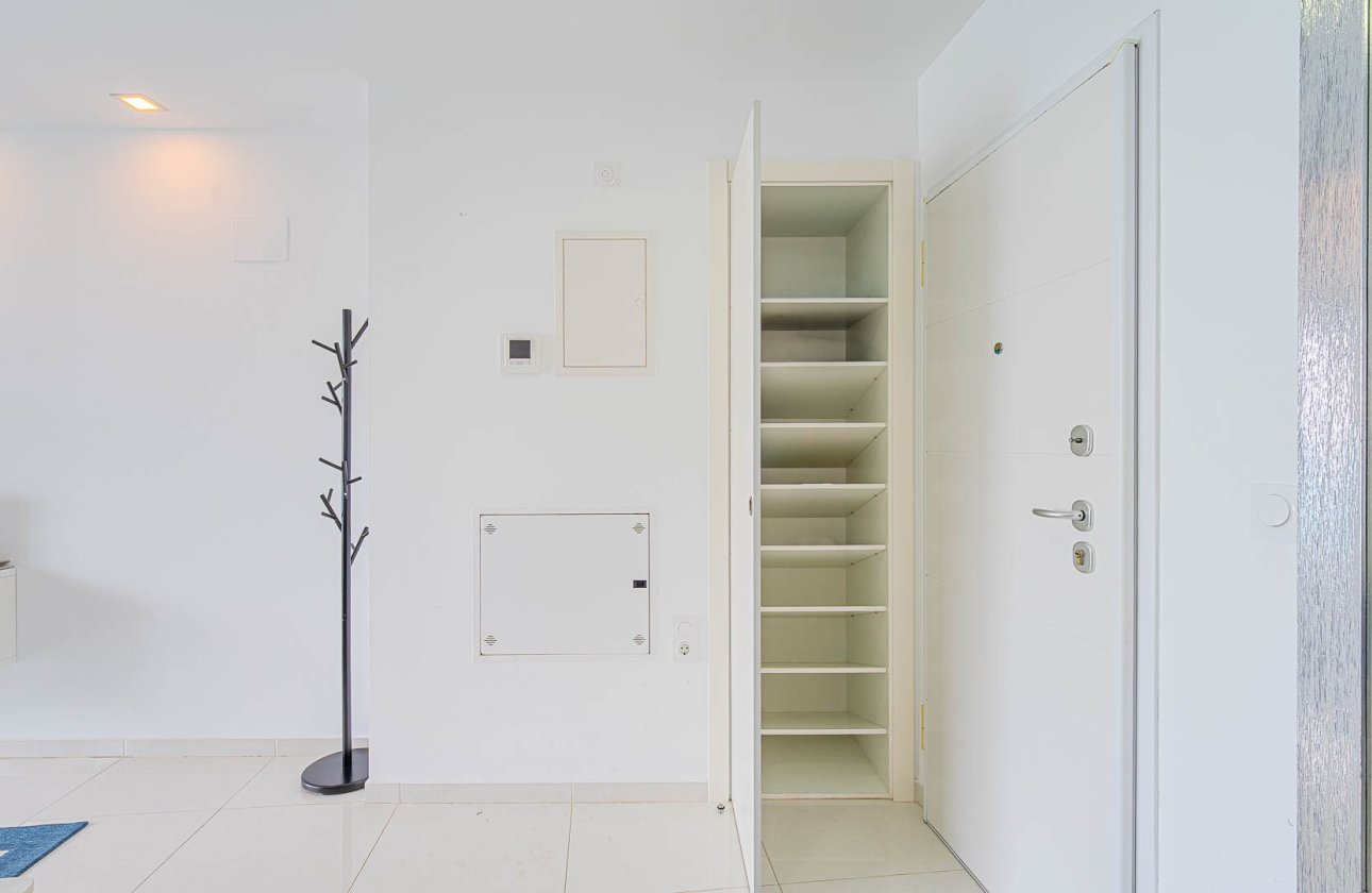 Resale - Apartment / flat - Punta Prima