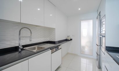Resale - Apartment / flat - Punta Prima