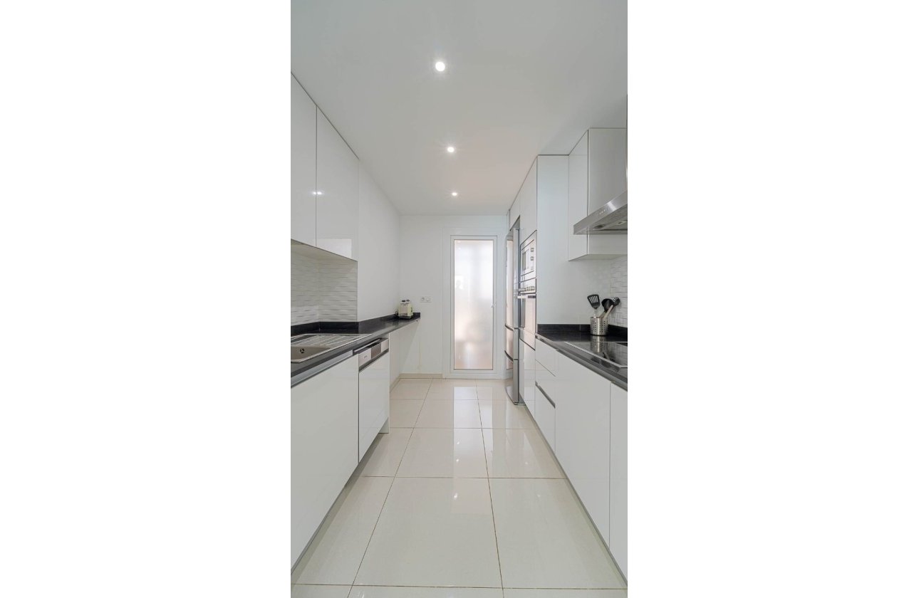Resale - Apartment / flat - Punta Prima