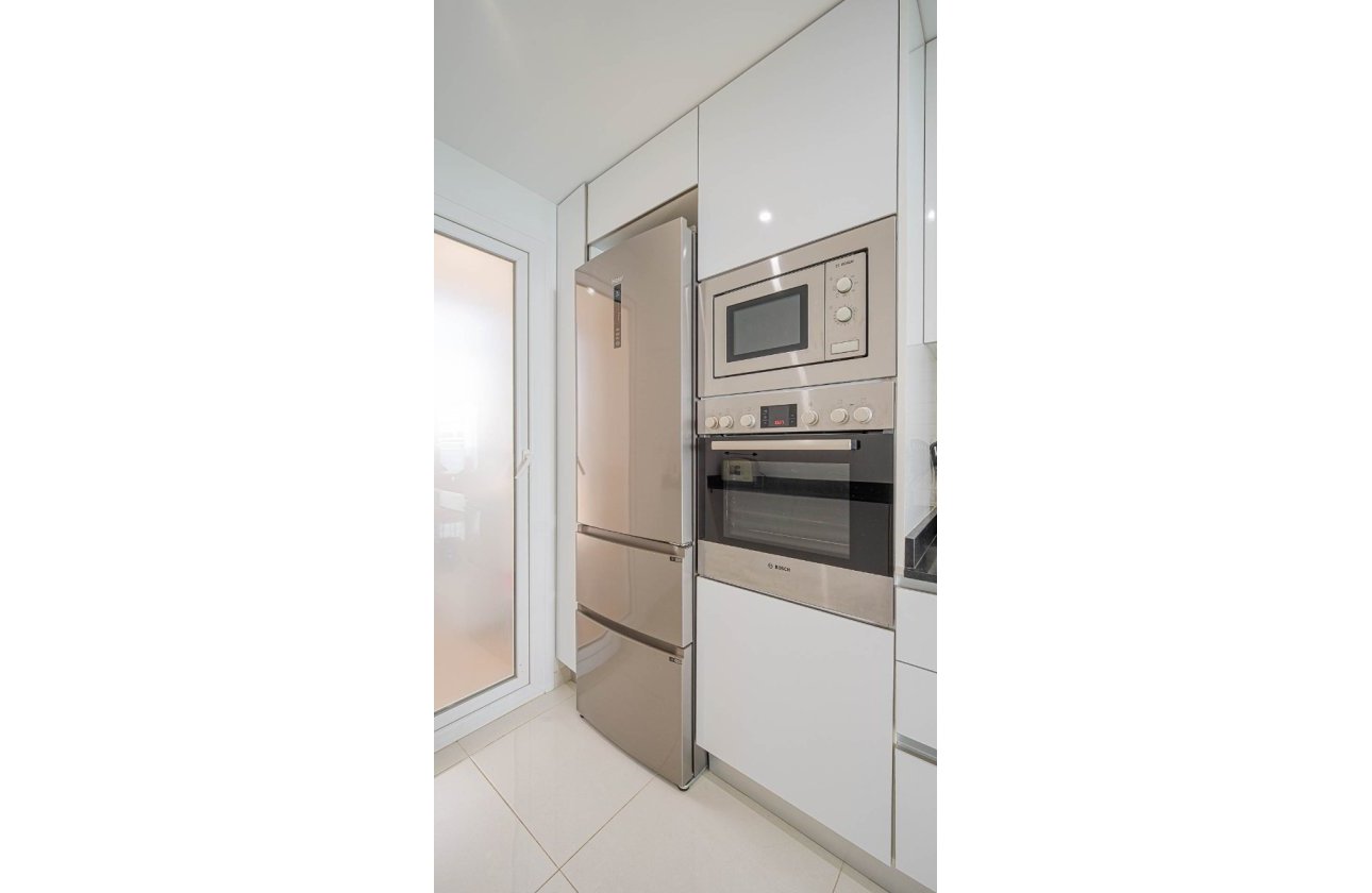 Resale - Apartment / flat - Punta Prima