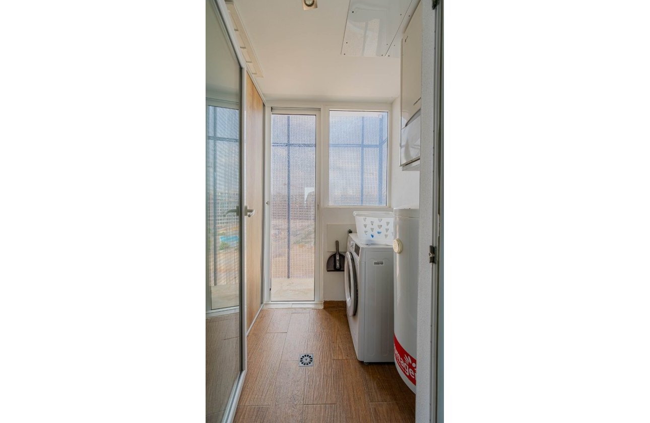 Resale - Apartment / flat - Punta Prima