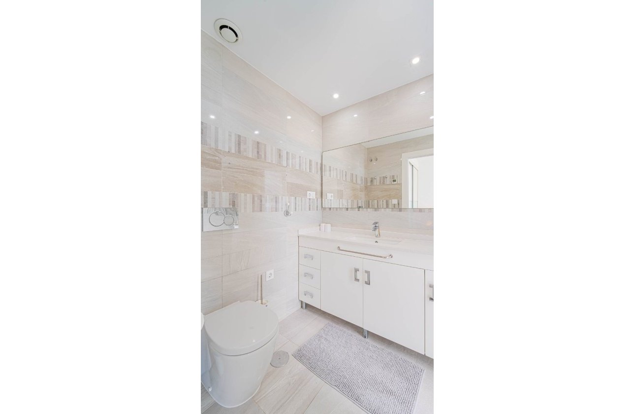 Resale - Apartment / flat - Punta Prima