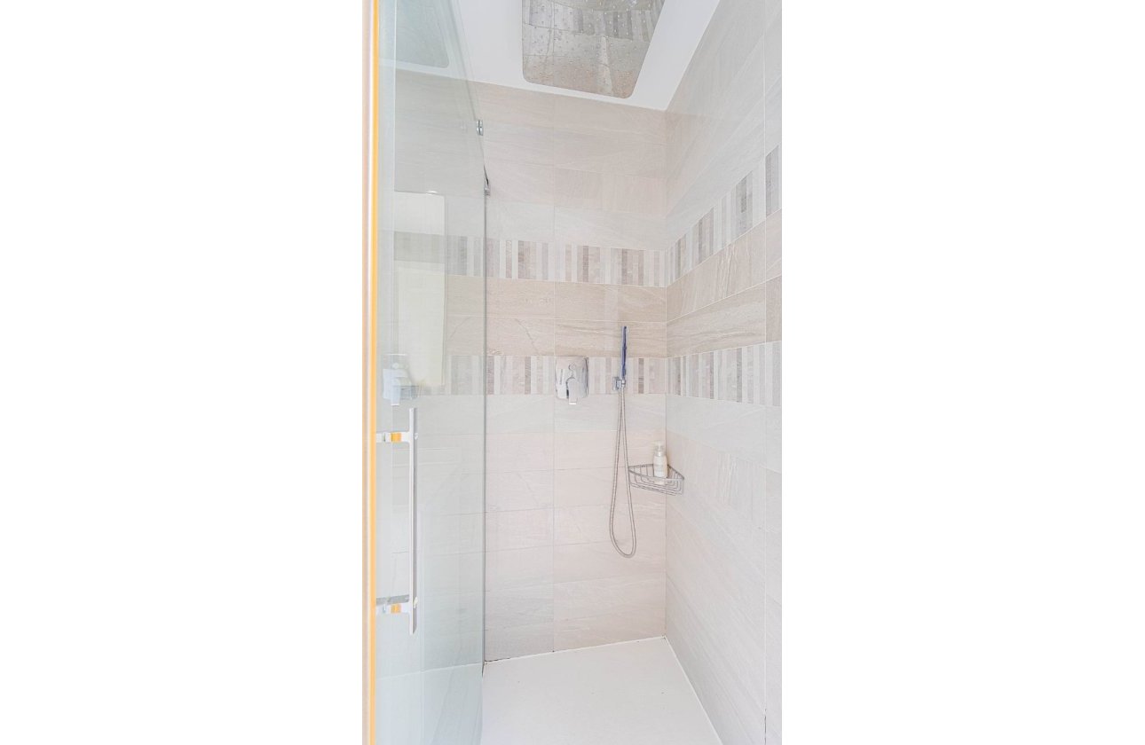 Resale - Apartment / flat - Punta Prima