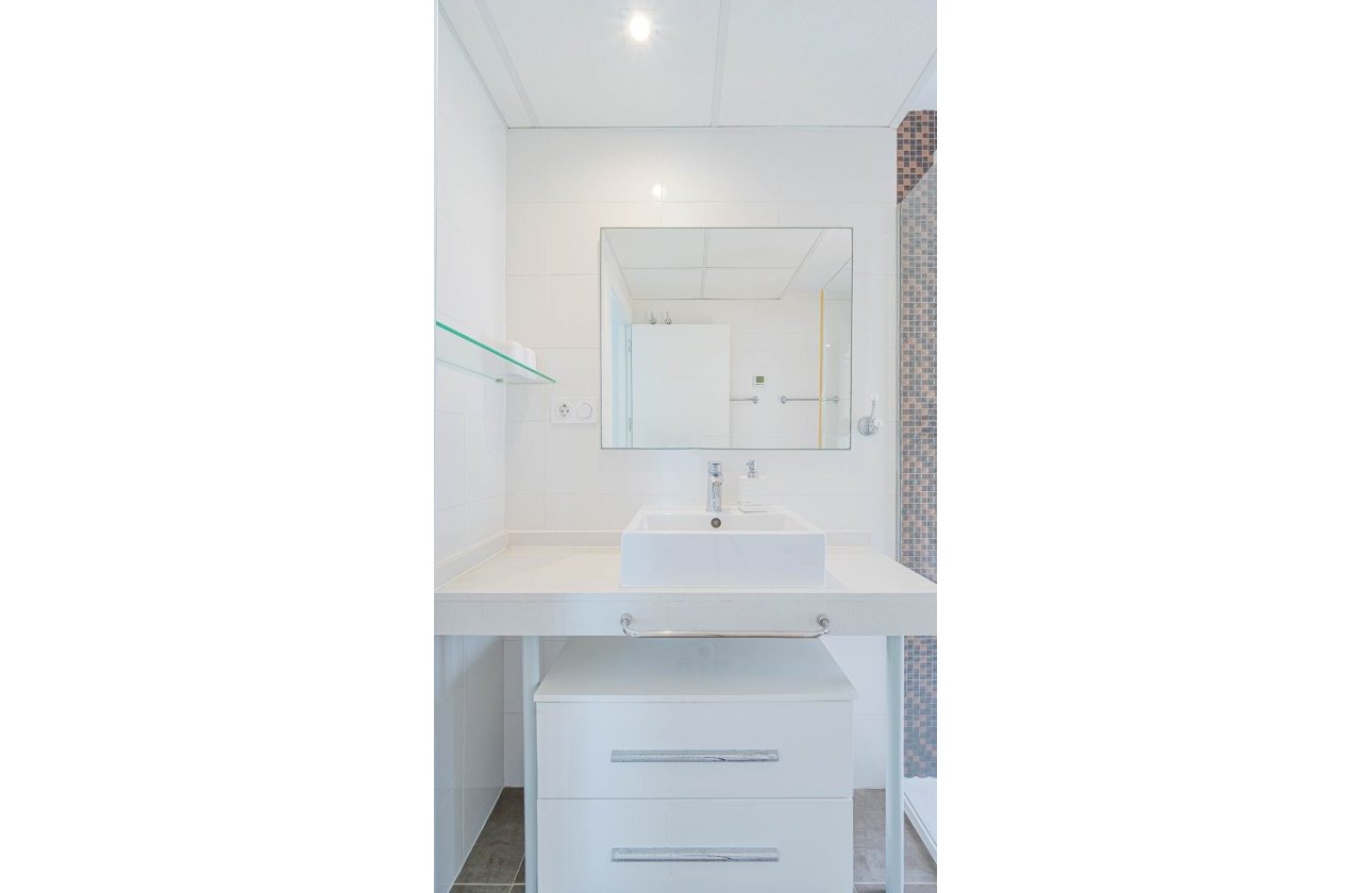 Resale - Apartment / flat - Punta Prima