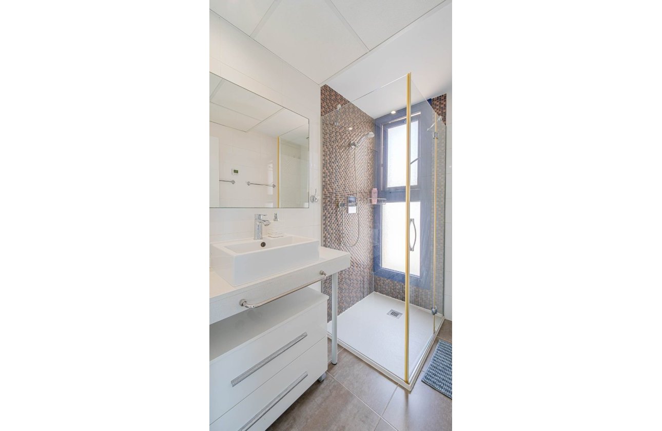 Resale - Apartment / flat - Punta Prima