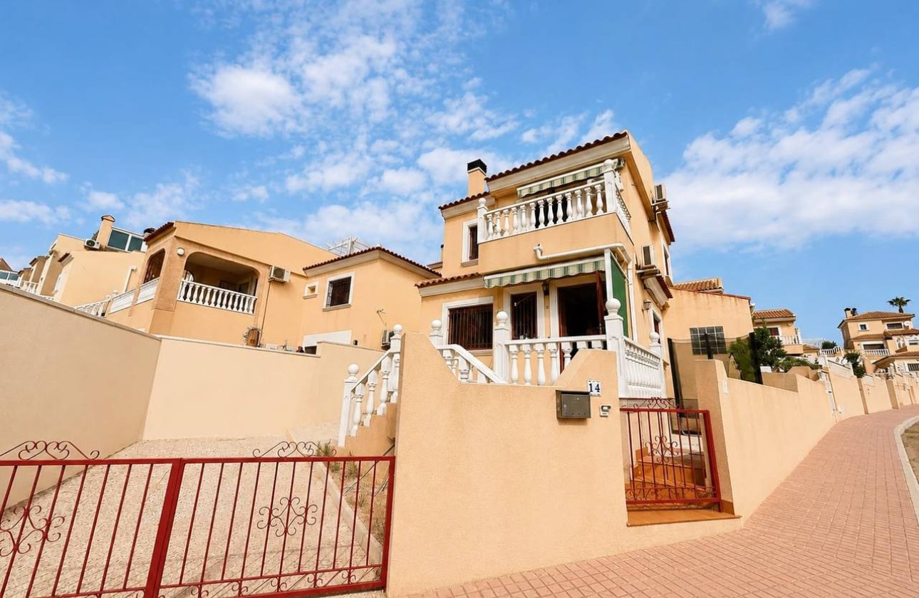 Resale - Villa - Orihuela Costa - Villamartin