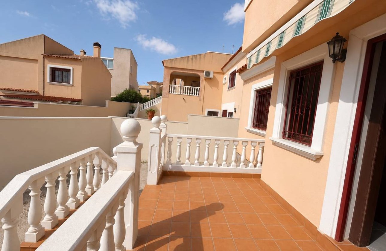 Resale - Villa - Orihuela Costa - Villamartin