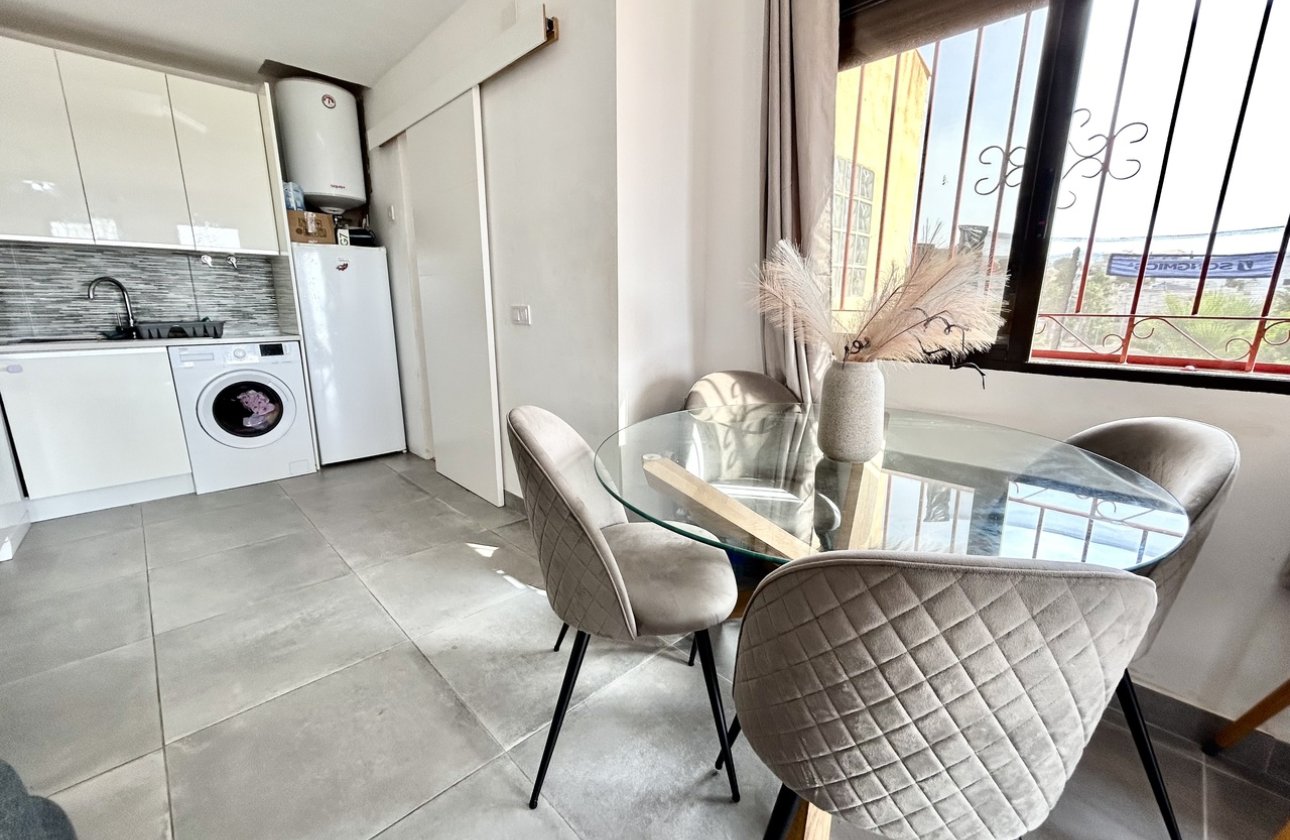 Resale - Villa - Orihuela Costa - Villamartin