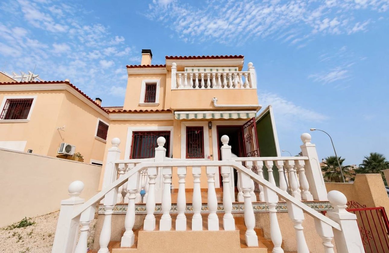 Resale - Villa - Orihuela Costa - Villamartin