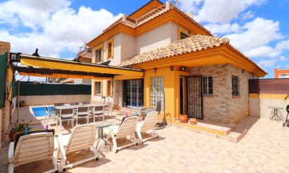 Resale - Villa / Semi detached - Los Montesinos - La Herrada
