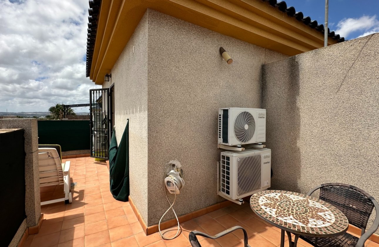 Resale - Villa / Semi detached - Los Montesinos - La Herrada