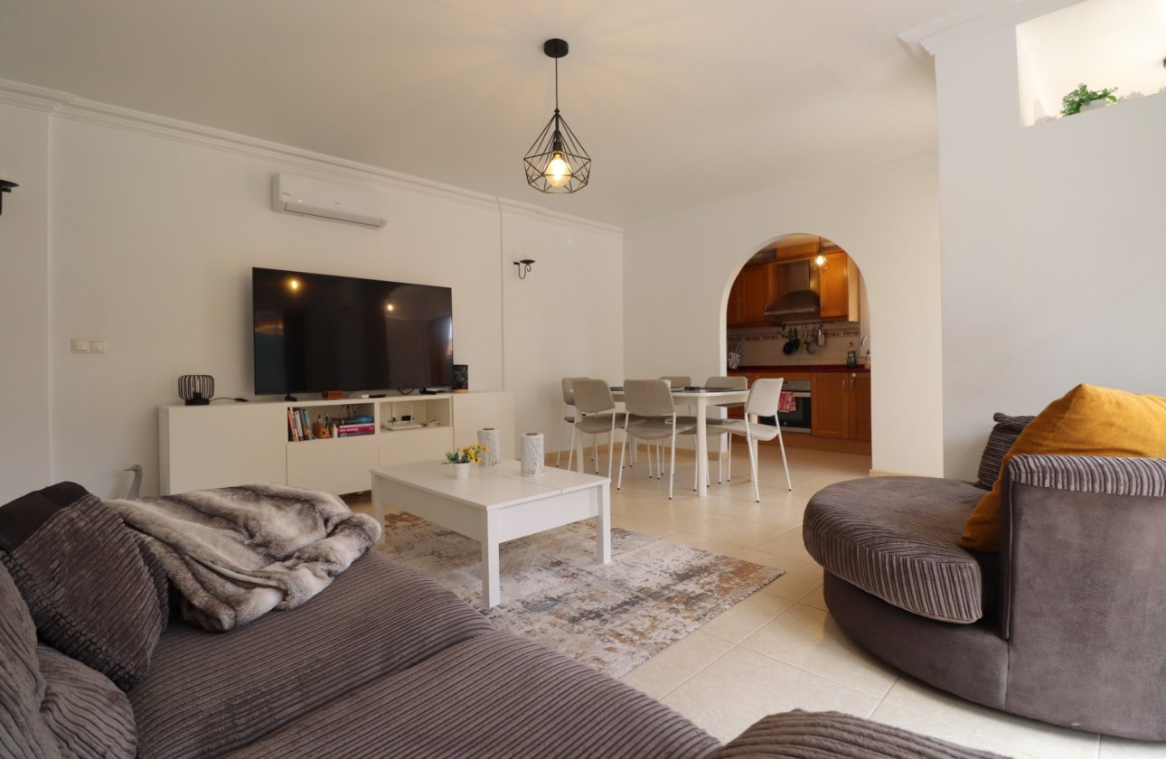 Resale - Villa / Semi detached - Los Montesinos - La Herrada