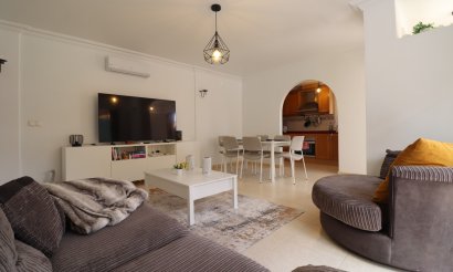 Resale - Villa / Semi detached - Los Montesinos - La Herrada