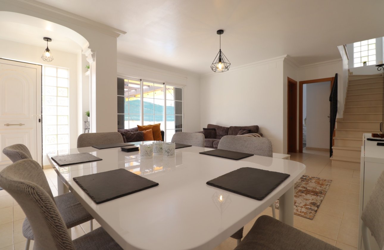 Resale - Villa / Semi detached - Los Montesinos - La Herrada
