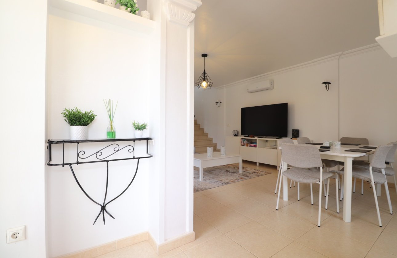 Resale - Villa / Semi detached - Los Montesinos - La Herrada