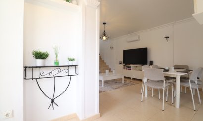 Resale - Villa / Semi detached - Los Montesinos - La Herrada