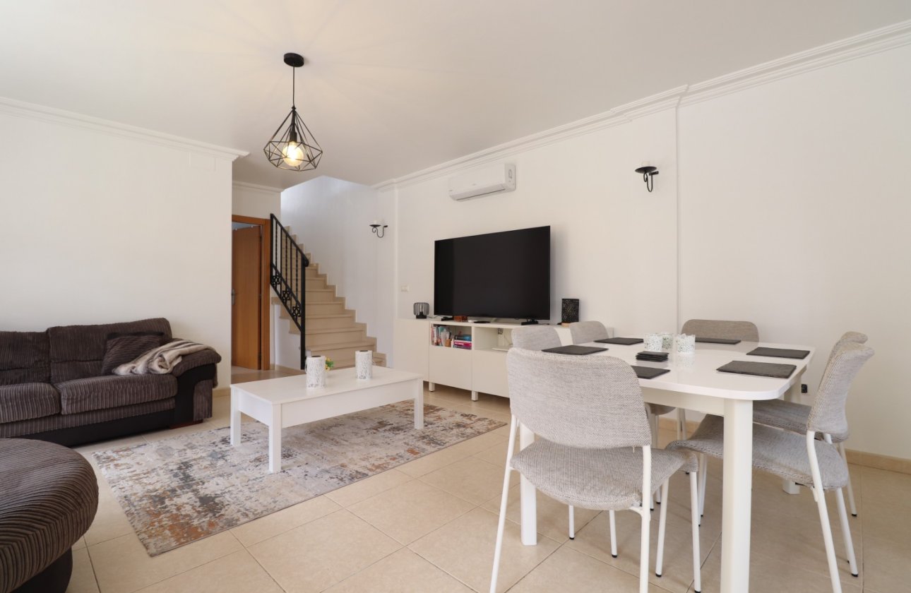 Resale - Villa / Semi detached - Los Montesinos - La Herrada