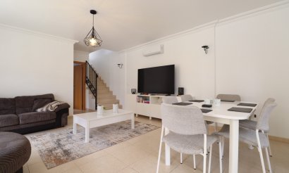 Resale - Villa / Semi detached - Los Montesinos - La Herrada