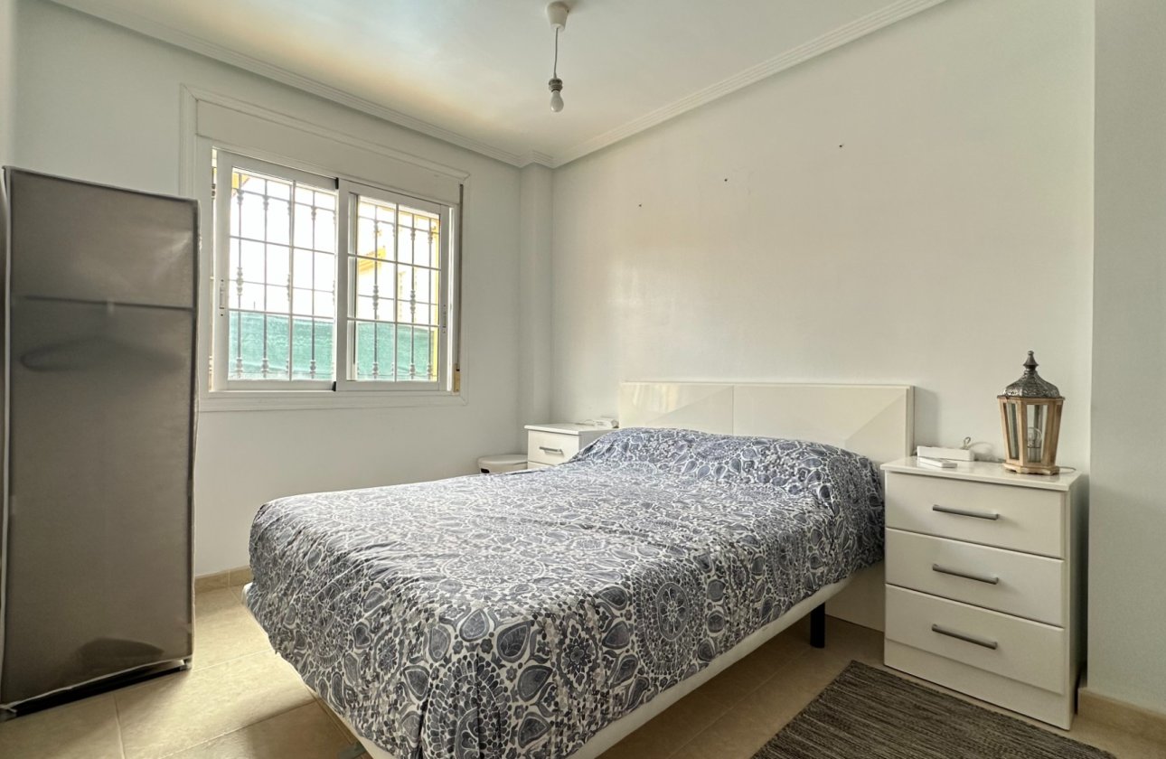 Resale - Villa / Semi detached - Los Montesinos - La Herrada