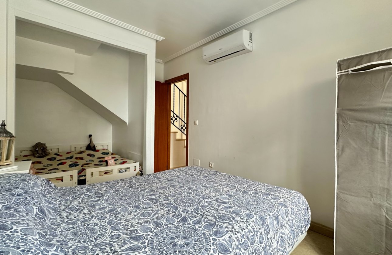 Resale - Villa / Semi detached - Los Montesinos - La Herrada