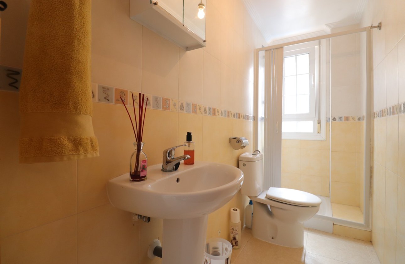 Resale - Villa / Semi detached - Los Montesinos - La Herrada