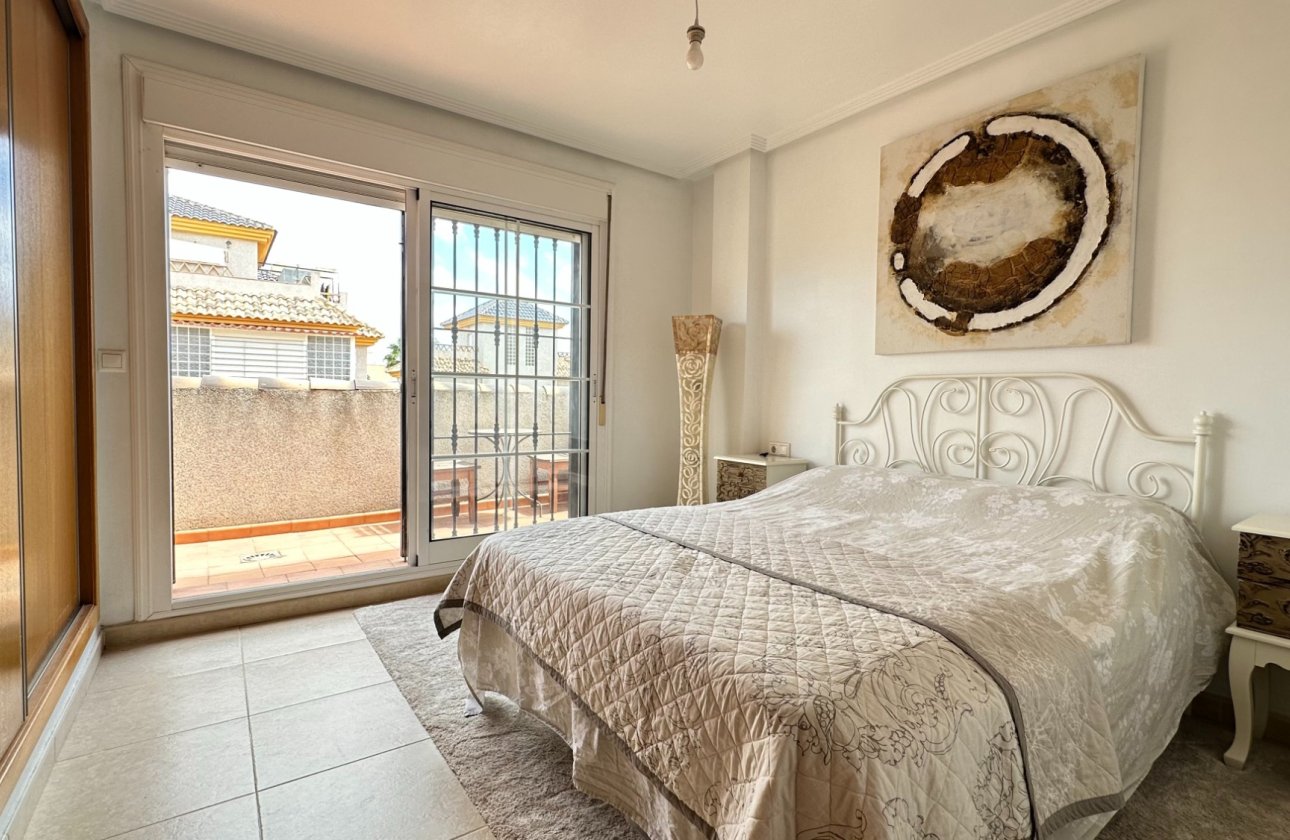 Resale - Villa / Semi detached - Los Montesinos - La Herrada