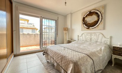 Resale - Villa / Semi detached - Los Montesinos - La Herrada