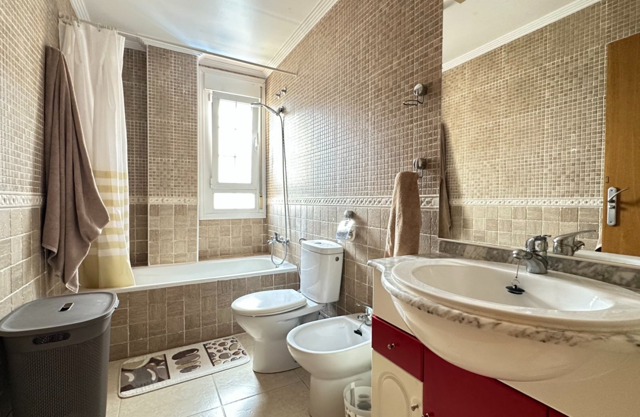 Resale - Villa / Semi detached - Los Montesinos - La Herrada